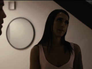 Dude helps her TBabe friend to revenge