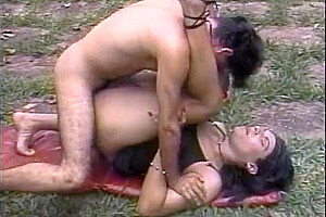 Homens Sensuais Barbados Vao Para O Campo Foder