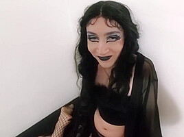 Asian Twink Picks Up Elf Beauty For Some Good Deep Fucking After The Club