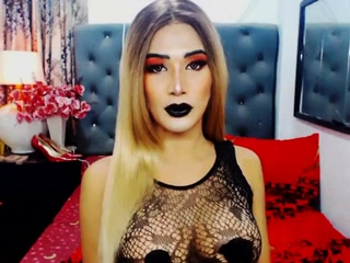 Shemale Masturbate Her Huge Dick
