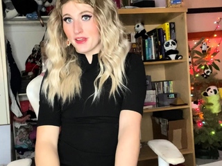 Tranny amateur solo big tits masturbates in high def